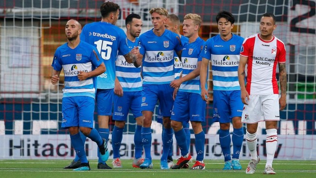 何推动足球 何推动足球