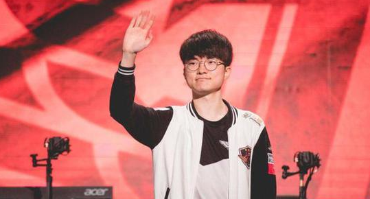 个讲究现实 个讲究现实